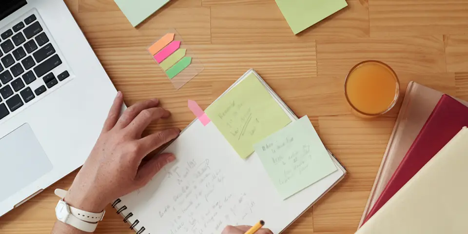 مطالعه کردن به سبک دانش آموزان برتر